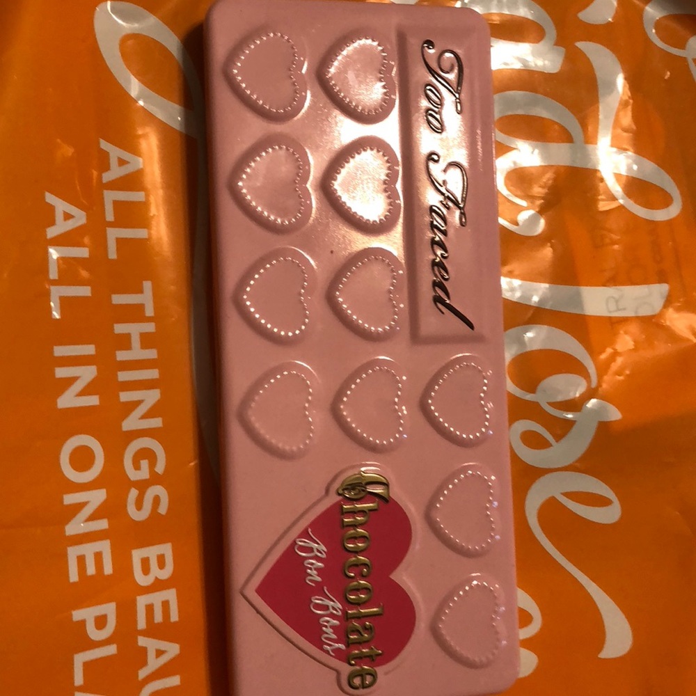 Eyeshadow palette